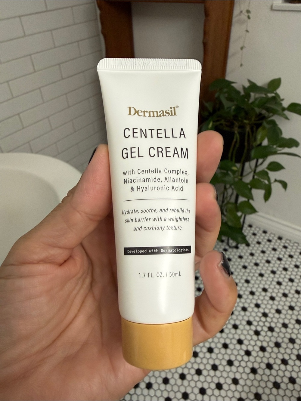 Centella Gel Cream - White & Gold Hydrating Gel Cream